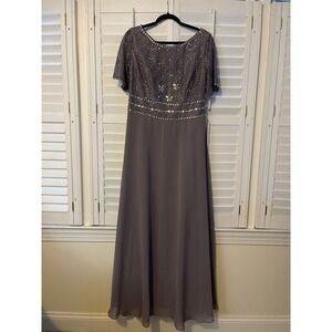 Mother of the Bride or Groom dress size 10 mauve color beautiful